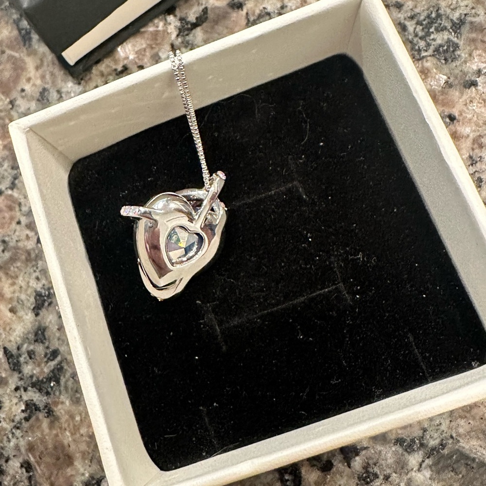 Heart Shaped necklace with Swarovski crystals - Picture 5 of 5